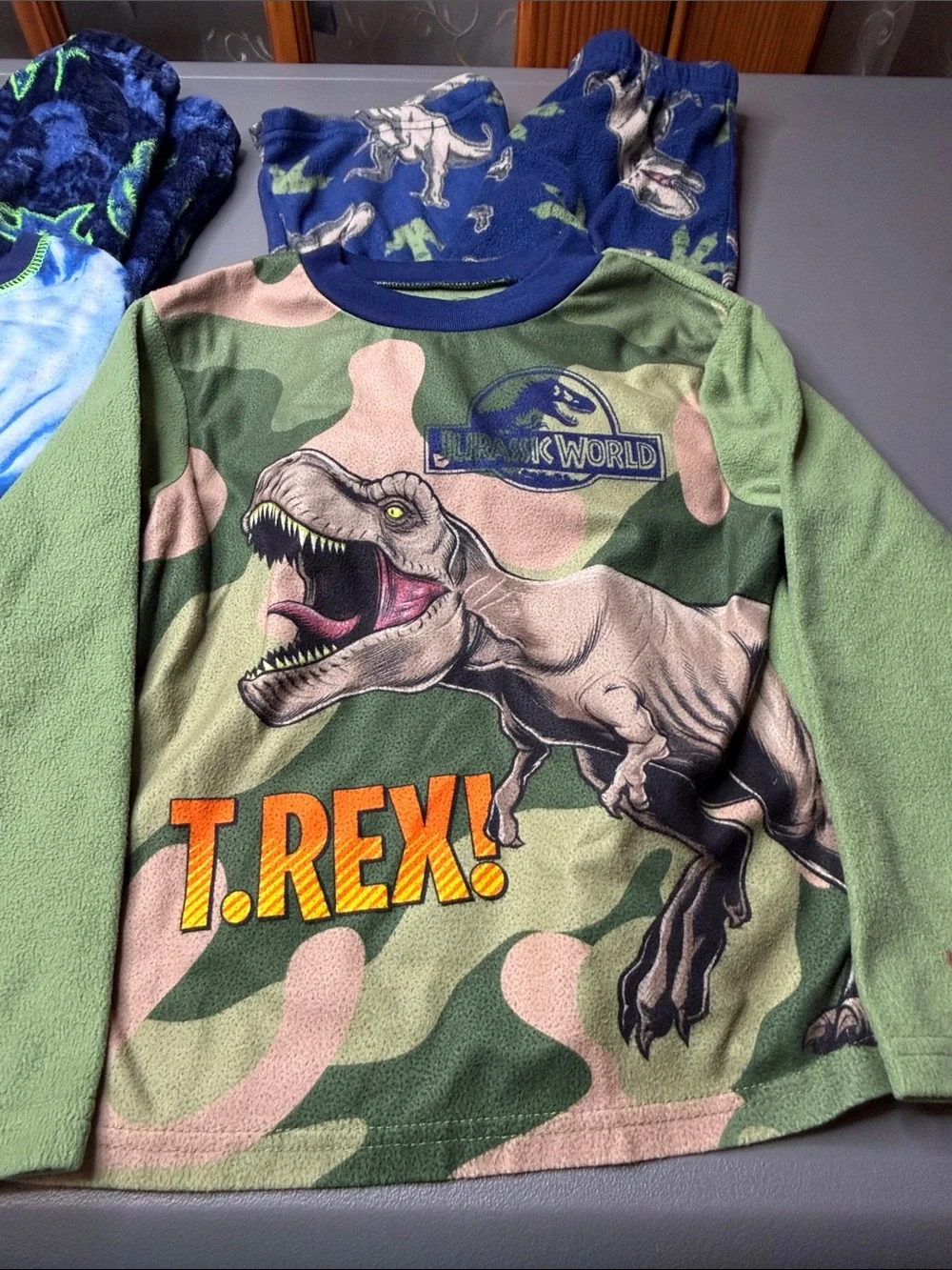Kid’s Pajama bundle. Sharks 🦈 and Jurassic World 🦖 Size: Med/8